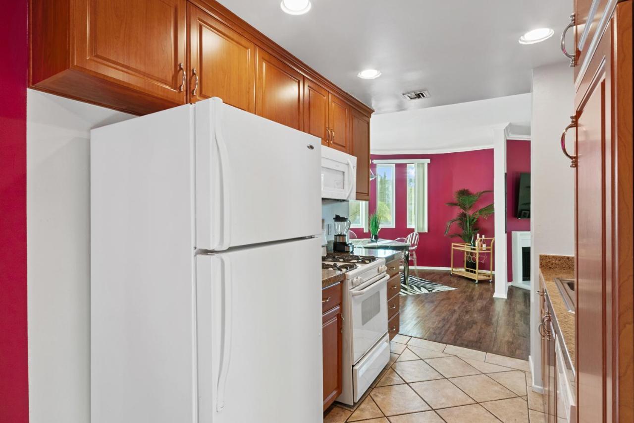 Beverly Hills Chic 2 Bed 2Bath With Patio And Parking 309 Los Angeles Eksteriør bilde