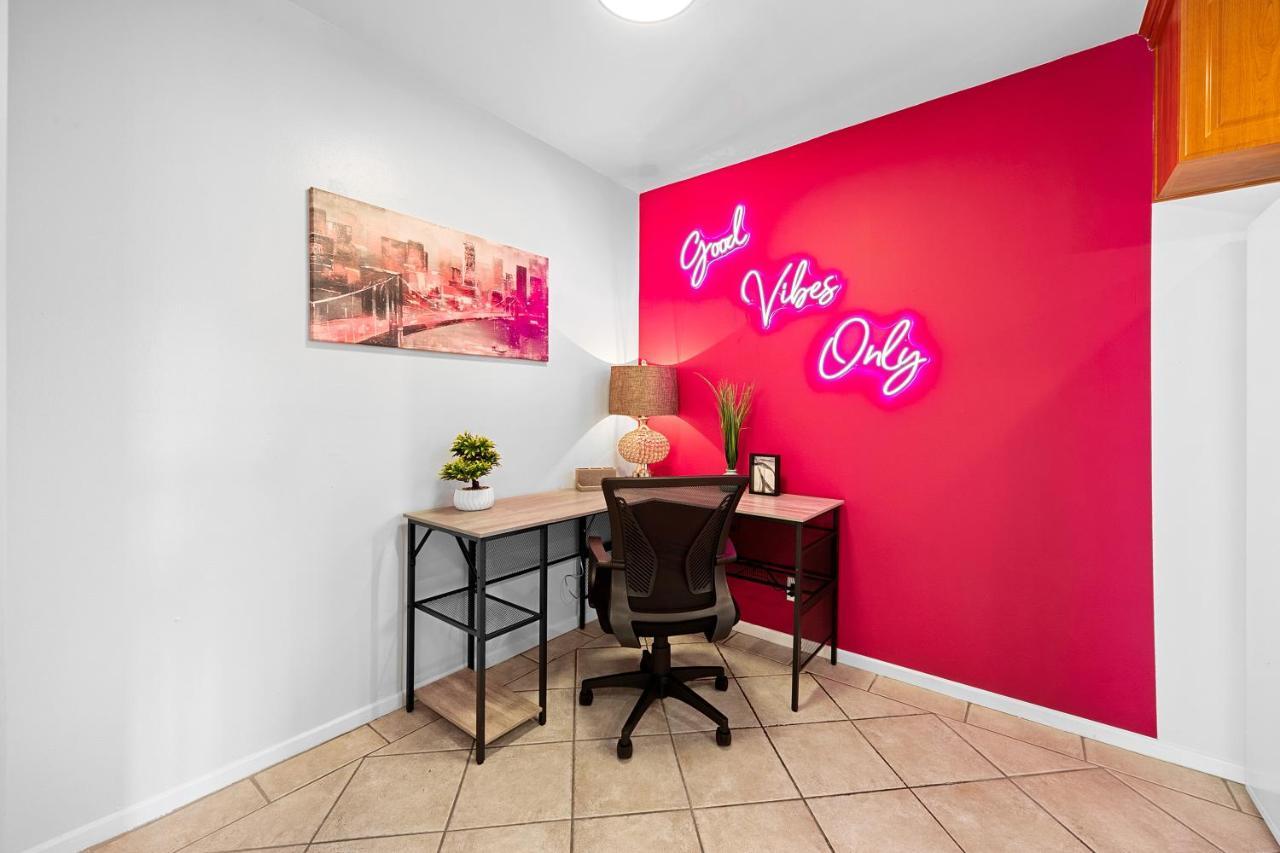 Beverly Hills Chic 2 Bed 2Bath With Patio And Parking 309 Los Angeles Eksteriør bilde
