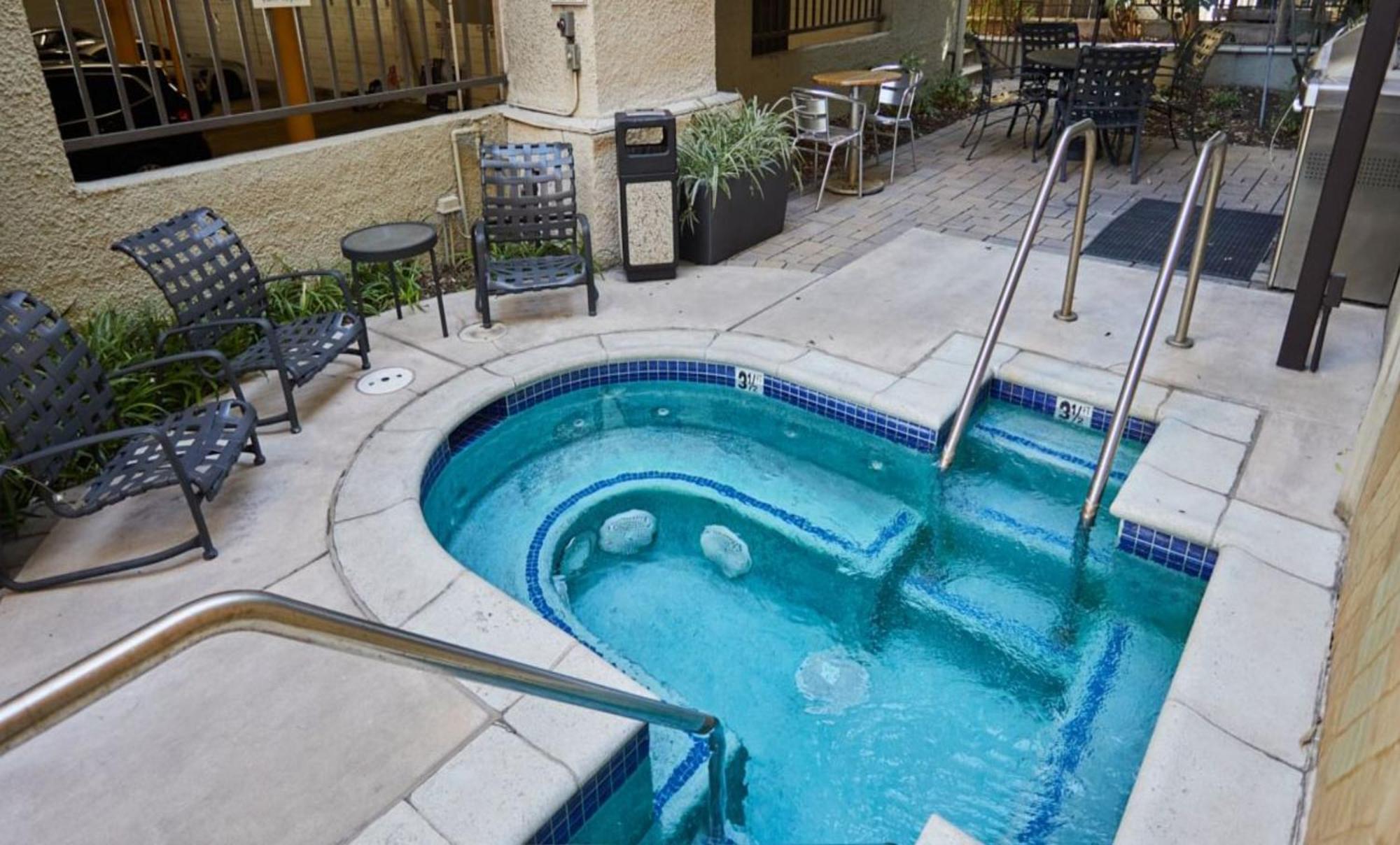 Beverly Hills Chic 2 Bed 2Bath With Patio And Parking 309 Los Angeles Eksteriør bilde